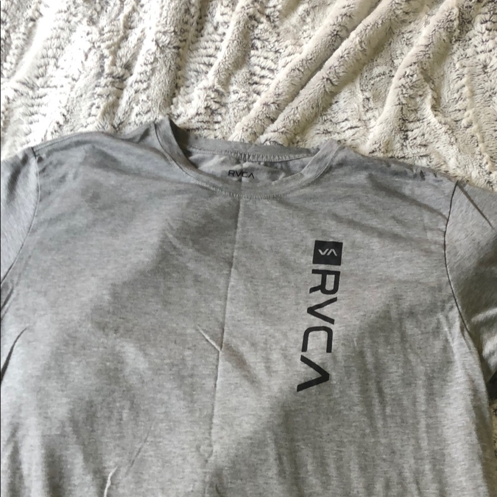 RVCA Men’s gray tee shirt. Size XLarge.